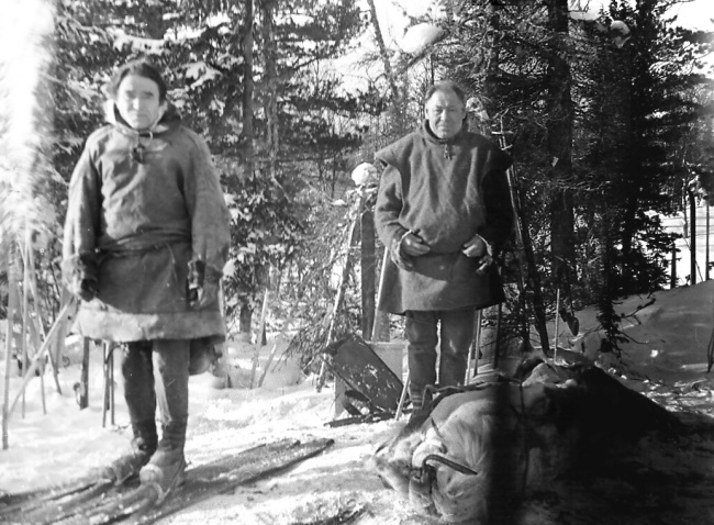 Манси Алексей Алексеевич Анямов и Степан Николаевич Куриков в базовом лагере на Ауспии.