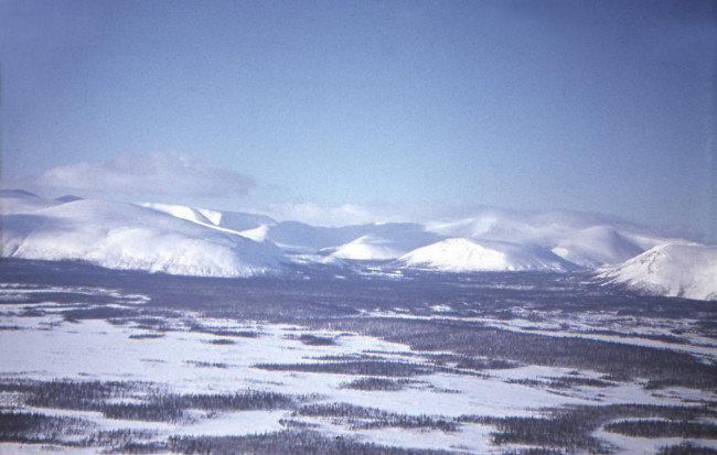 Вид на Хибинские тундры с борта вертолета 02 февраля 1973.
