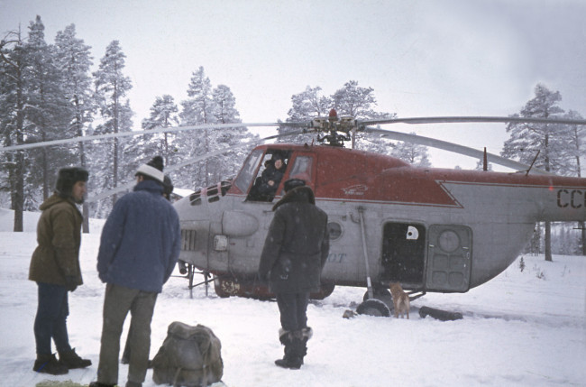 Вертолет в поселке Пунча 02.02.1973