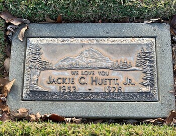 Jackie Huett's grave