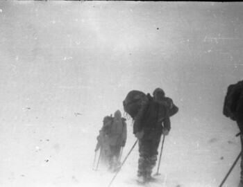 The group on the pass. Feb 1. ?, ?, ?, Slobodin, Dyatlov (with the tent), and Kolevatov. 