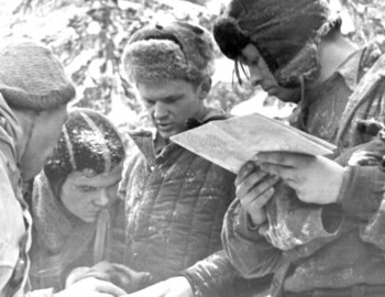 ?, Vladimir Lebedev, Boris Slobtsov, Vyacheslav Halizov (with the map), photo by Vadim Brusnitsyn 25 Feb 1959