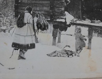Ivan Ilyich Kurikov stores furs in the shed (labaz)