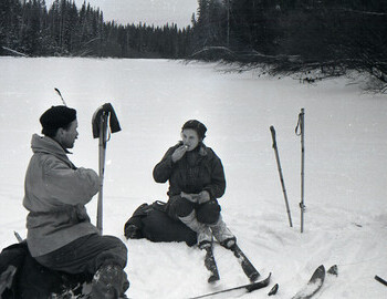 Semyon Zolotaryov and Zina Kolmogorova during lunch break on Lozva river on 28 Jan 1959