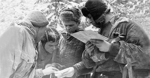 Slobtsov's group reading Ortyukov's instructions