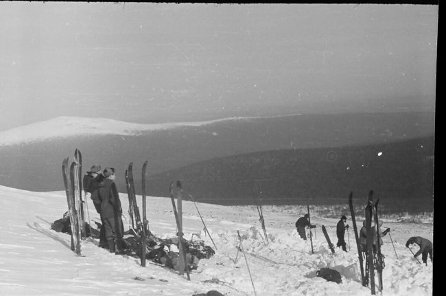 Рис. 15. Фото с поисковых работ 1959 г.