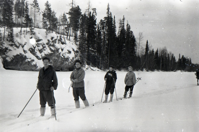 Kolevatov, Doroshenko, Kolmogorova, and Dubinina on the river Lozva