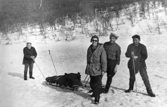 Transporting bodies to the landing site