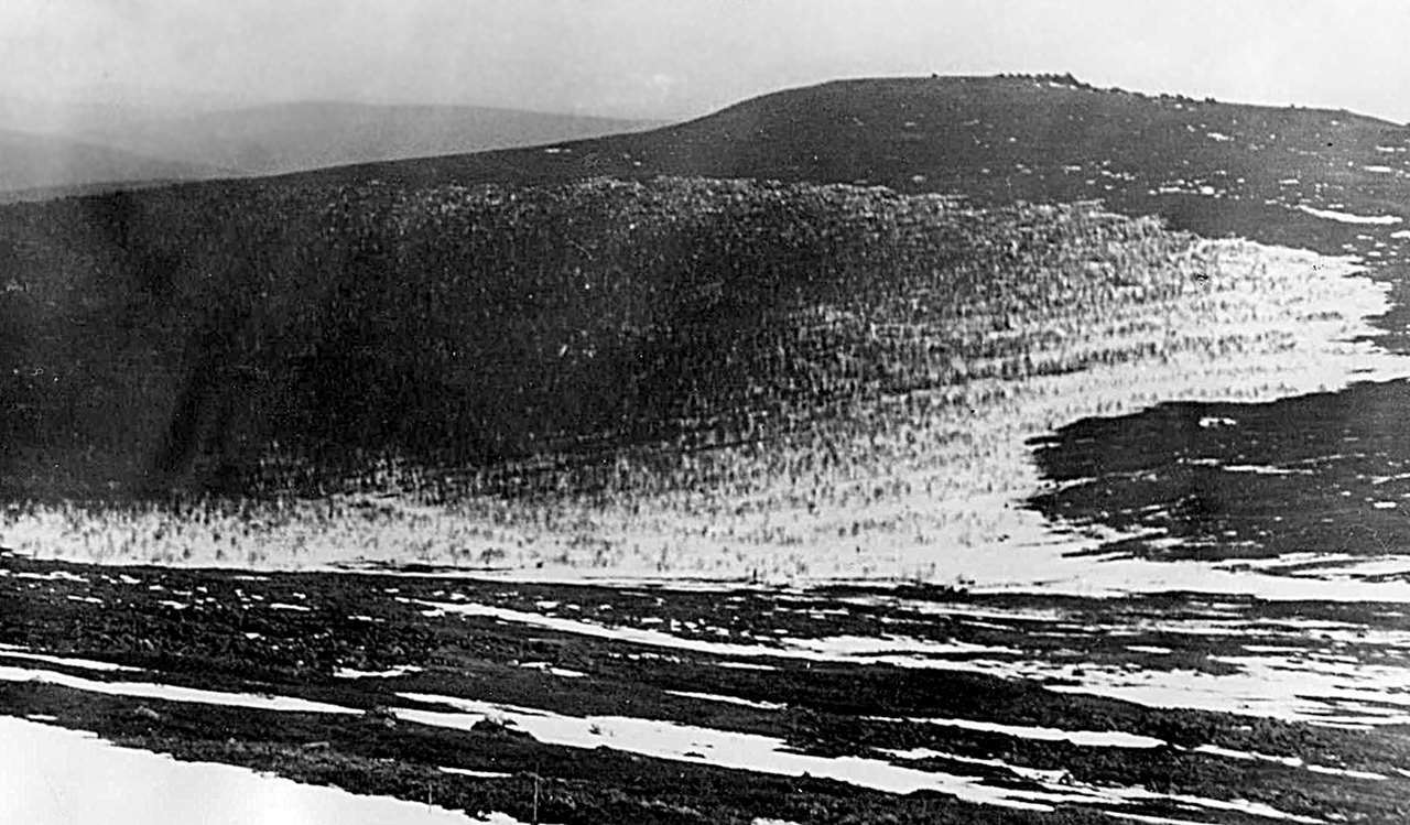 View from the pass to the Lozva River valley. May 1959.