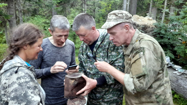 Shura Alekseenkov found a can from condensed milk at the searchers camp site