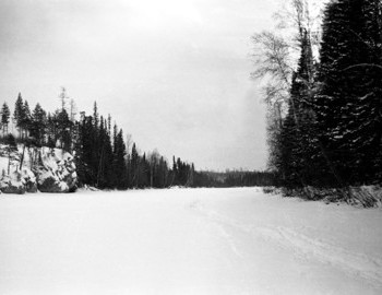 27 Jan 1959 - Lozva river, you can see the ski tracks of the group.