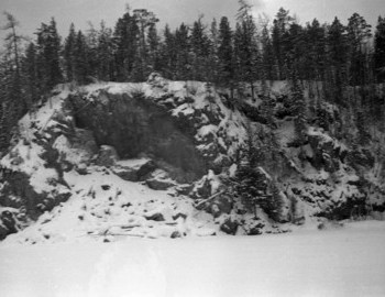 28 Jan 1959 - a photo showing the bank collapsed from being washed by the waters of Lozva river.