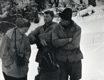 28 Jan 1959 - Lozva river, Lyuda, Slobodin, Nikolay and Zina kneeling