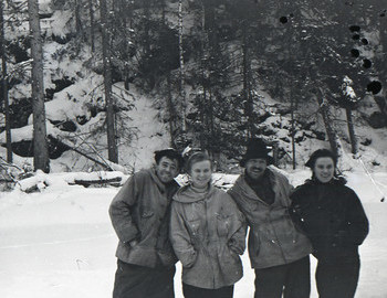 28 Jan 1959 - Lozva river, Nikolay Thibeaux-Brignolle, Lyuda Dubinina, Semyon Zolotaryov and Zina Kolmogorova