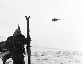 Helicopter №68 (Mi-4 142nd Separate Mixed Aviation Squadron) arrives at the pass for a group of searchers