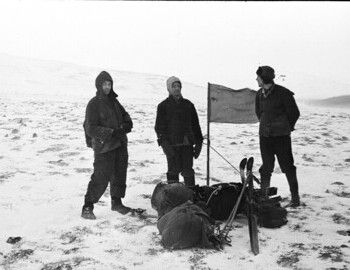 Akselrod's group on the landing site. Sogrin-Akselrod-Tipikin