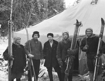 At the searchers camp: Karelin-Tipikin-Nevolin-Akselrod-Atmanaki