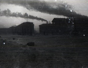 Photo taken before the trek. Sverdlovsk. View of the southwest wing of UPI. Smoke from the chimneys of the Experimental Production Plant is visible in the sky.