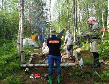 avel and Gary work for a very popular TV show hosted by Andrey Malakhov 