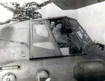 Askinadzi and Kuznetsov in the helicopter cockpit