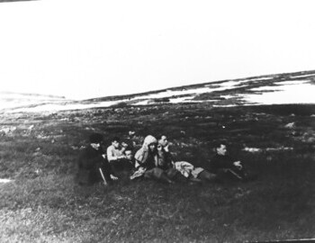 UPI students and servicemen of military unit 6602. According to Askinadzi they are waiting for a helicopter.