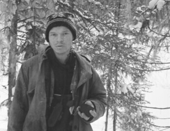 Jan 29 - Halt in the middle of Auspiya. Dyatlov holding most likely a photo-exposure meter. He is wearing a fur vest under the windbreaker.