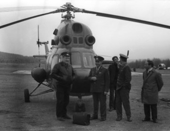 At the Apatity airfield. Captain Evgeniy Panko on the left, Head of the Rescue Regional Department Murmansk region Anatoliy Ostrovskiy on the right