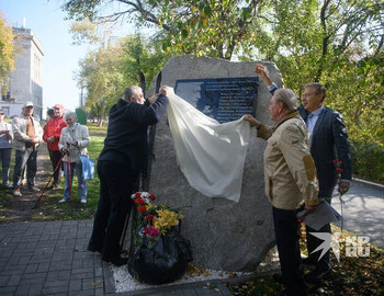 Dmitriy Kireev, Pyotr Bartolomey and First Vice-Rector of the University Sergey Kortov.Source: Komsomolskaya Pravda photo Natalya Varsegova