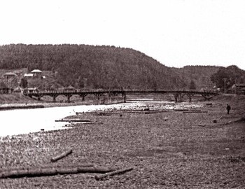 1952 - The pedestrian bridge over Ivdel river