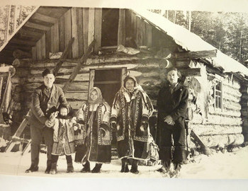 Miron Bahtiyarov, daughter Tamara, wife Lisa, mother Varvara Kuzmovna Bakhtiyarova (Sambindalova), Raman Anyamov.