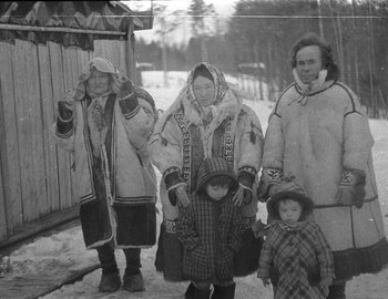 Varvara Kuzmovna Bahtiyarova, her daughter Albina, and son-in-law Vladimir Anyamov