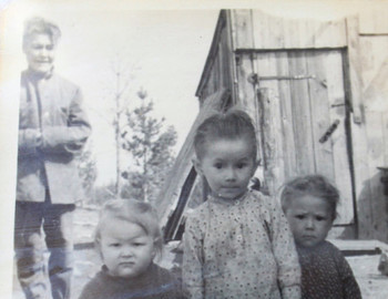 Pakin Aleksey and his granddaughters