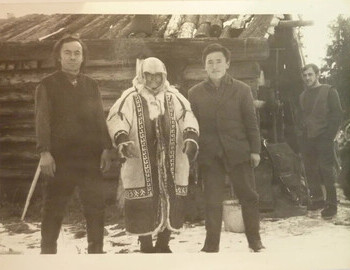 Varvara Kuzmovna Bahtiyarova, son-in-law Vladimir on the left, son Miron on the right