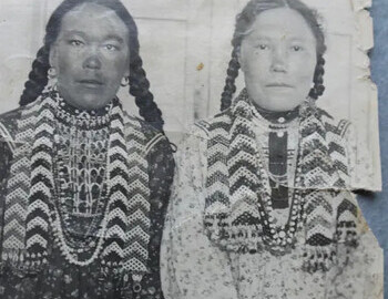 Anastasia Semyonovna Sheshkina and Evdokia Mihaylovna Sadomina, 1944, Kimpya-sui-paul, Pelym