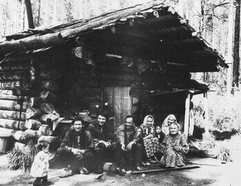 Hikers' photo. 1960s. Vizhay River. Yurt of Pyotr Bahtiyarov.