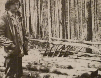 Victor Maltsev at a Mansi cemetery