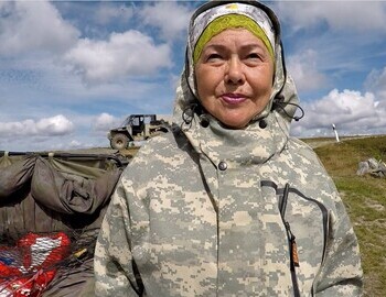 Roza Nurlygayanovna is 72 years old. She came to the pass for the first time to study the energy of this place. 