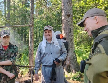 Izba v kedrovnike, photo by Ira Tolmatskaya