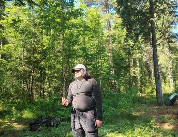 Sergey, izba v kedrovnike, photo by Ira Tolmatskaya
