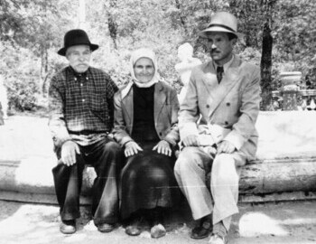 Semyon Zolotaryov with his parents