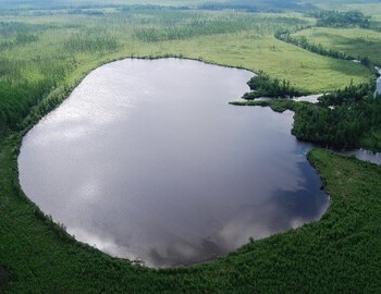 Lake Checko when it looks like a lake, photo of the same lake when it i sdry curculates as Tunguska event