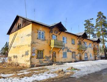 2000. A typical house on site №5, in a similar one lived Yuri Doroshenko